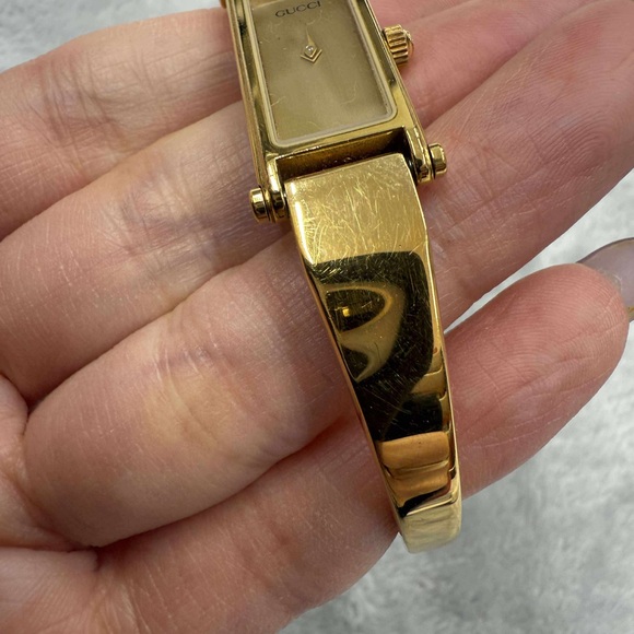 Gucci Gold Women's Watch - Picture 2 of 7